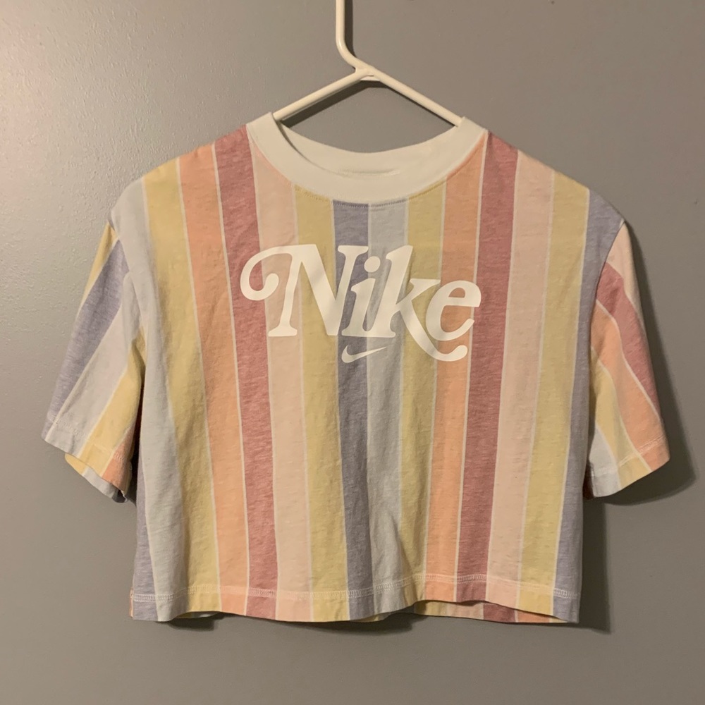 Nike crop top size small